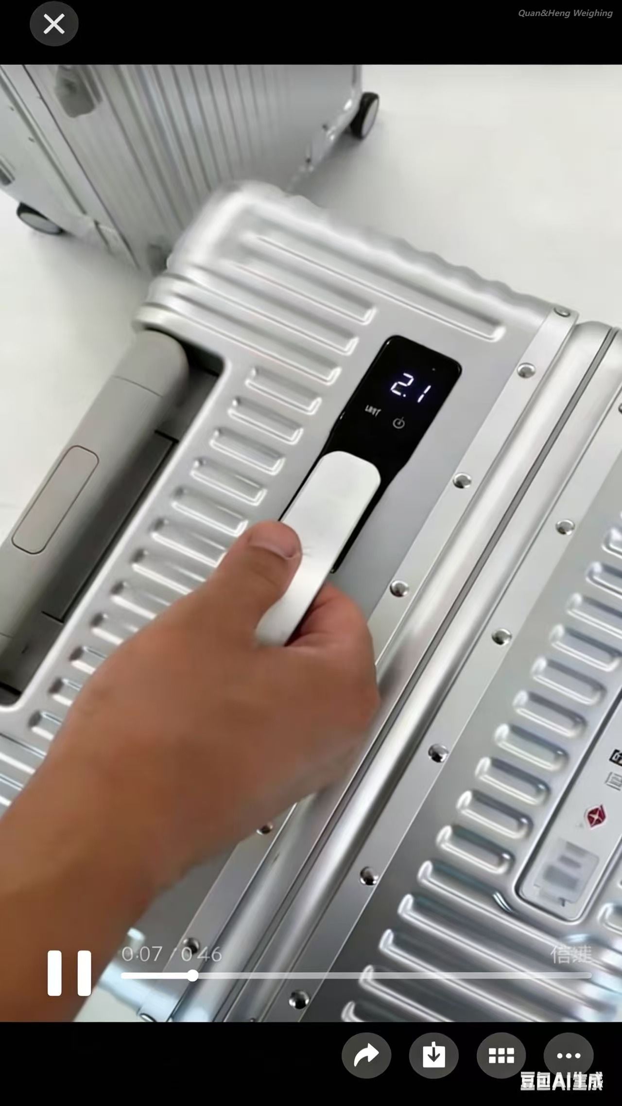 Intelligent luggage handle scale